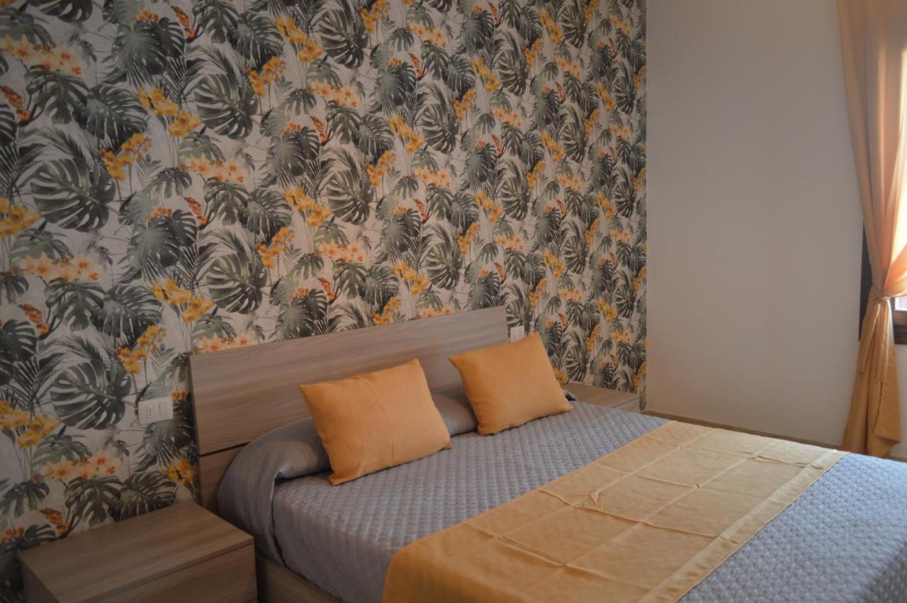 Casa Gialla Santa Teresa di Gallura Esterno foto