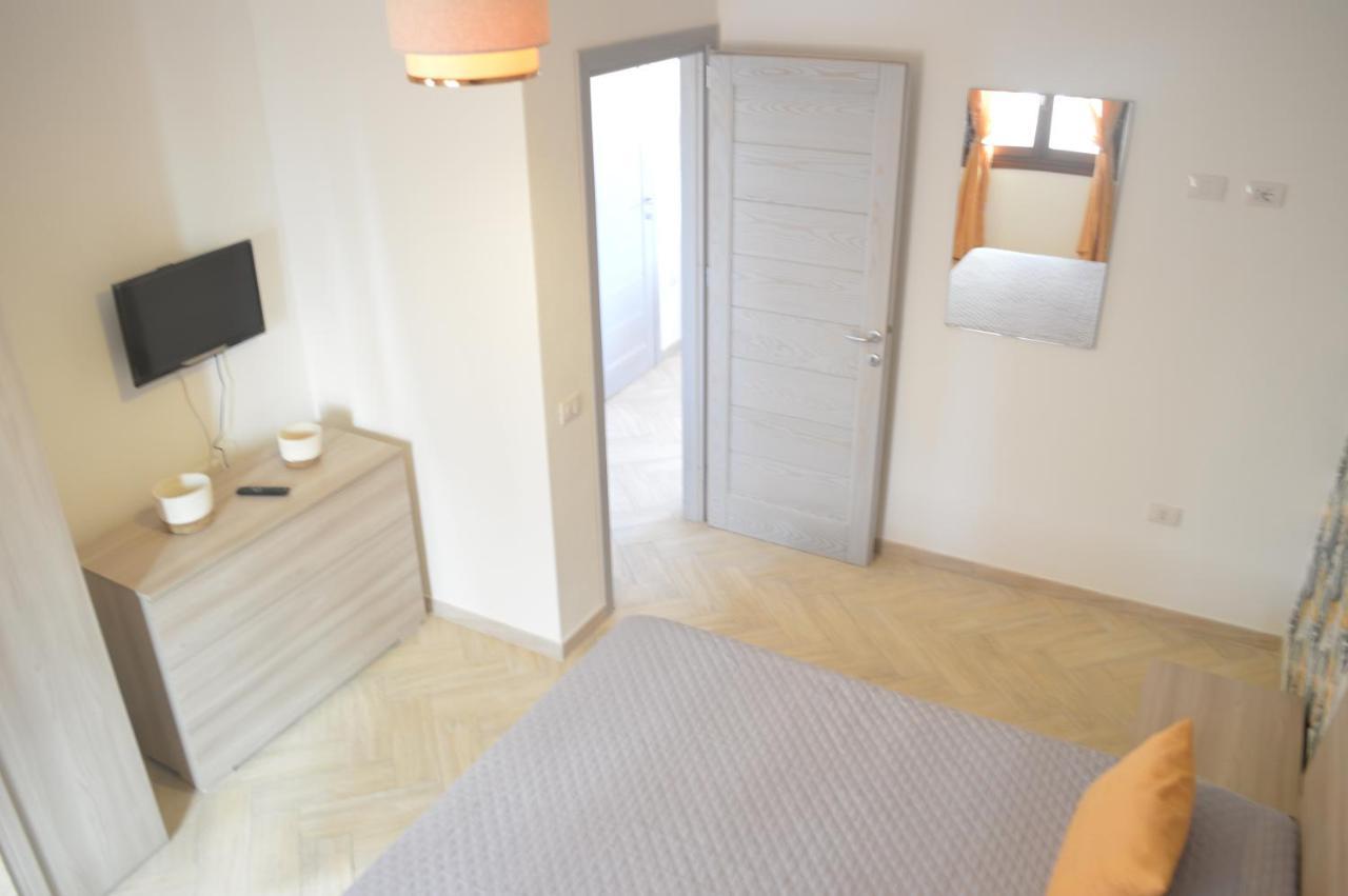 Casa Gialla Santa Teresa di Gallura Esterno foto